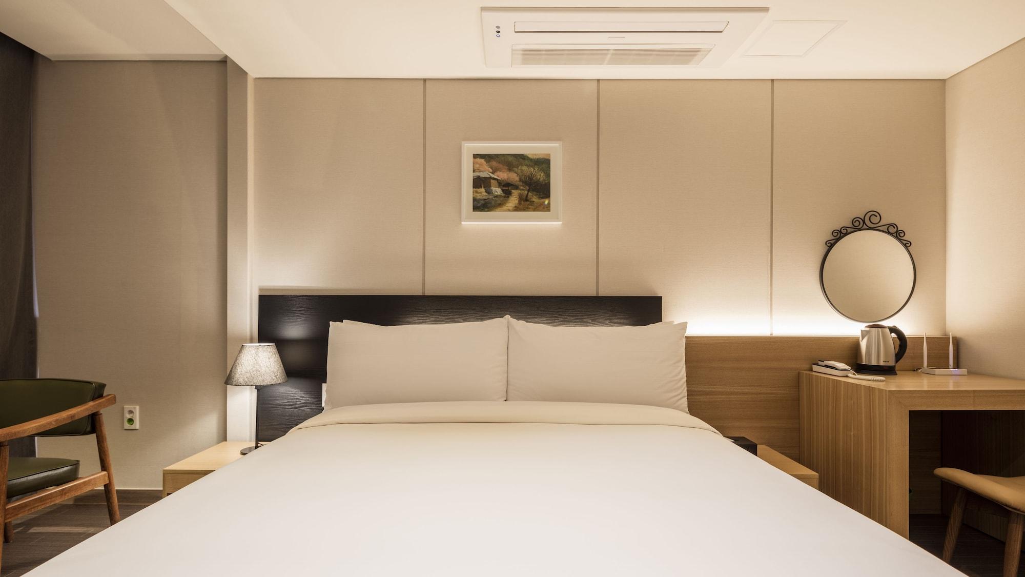 The First Stay Hotel Seoul Exterior photo