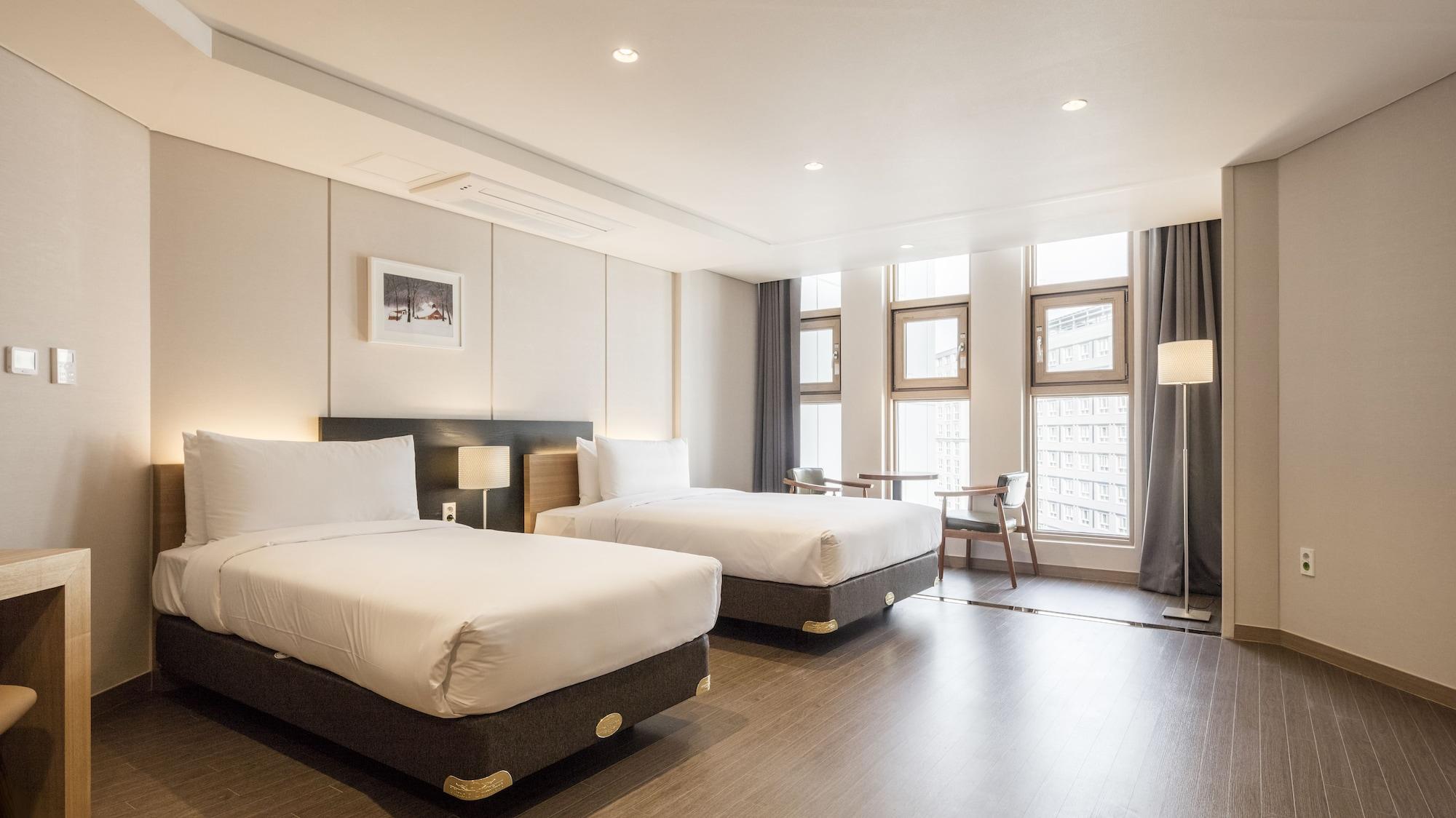 The First Stay Hotel Seoul Exterior photo