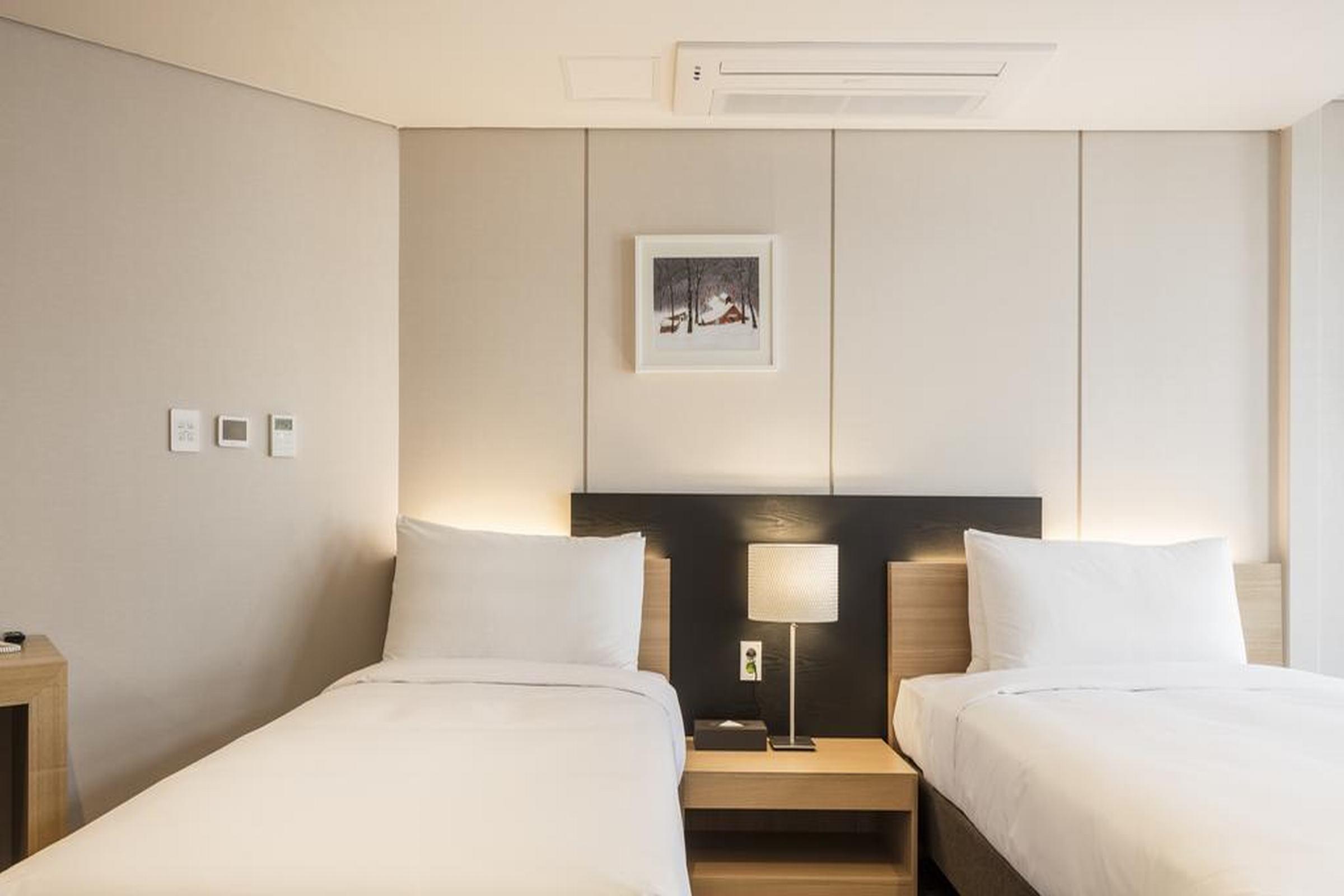 The First Stay Hotel Seoul Exterior photo